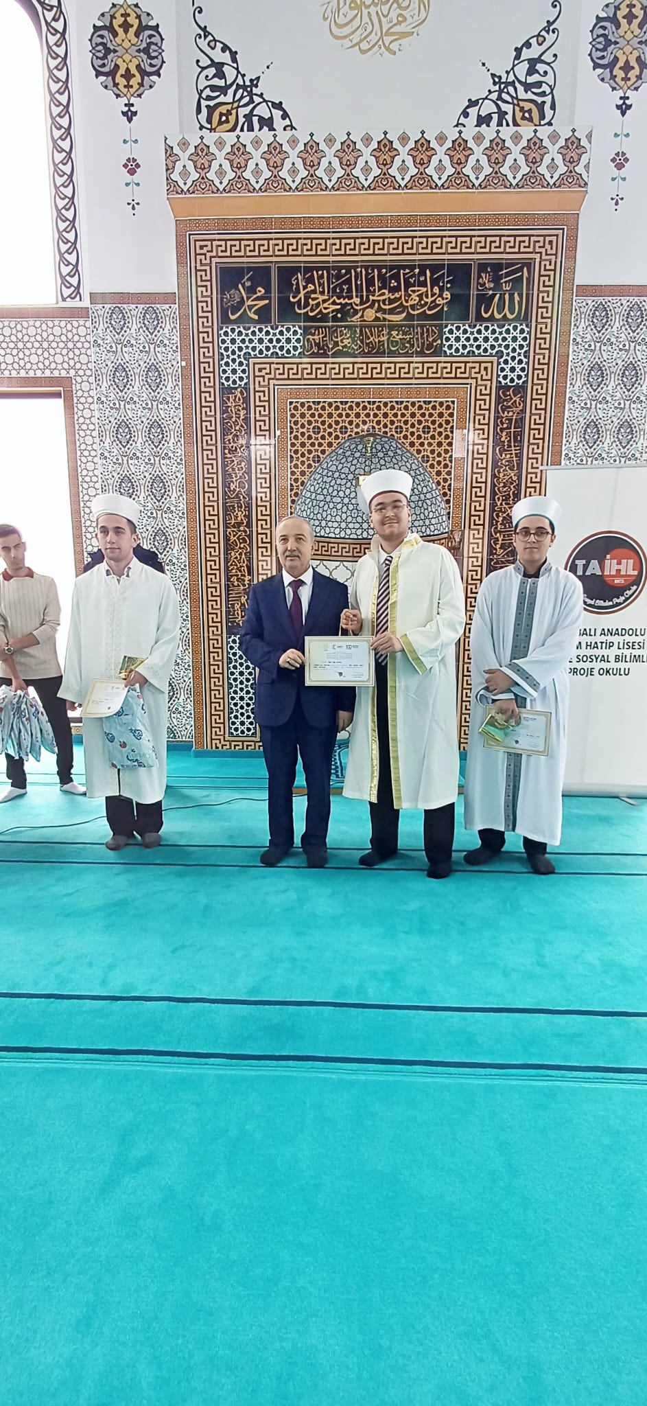 Öğrencimiz Hutbe Okuma Yarışmasında İzmir Bölge Birincisi Oldu